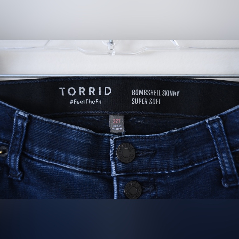 Torrid Bombshell Skinny High-Rise Size 22 Tall Jeans - Picture 5 of 13